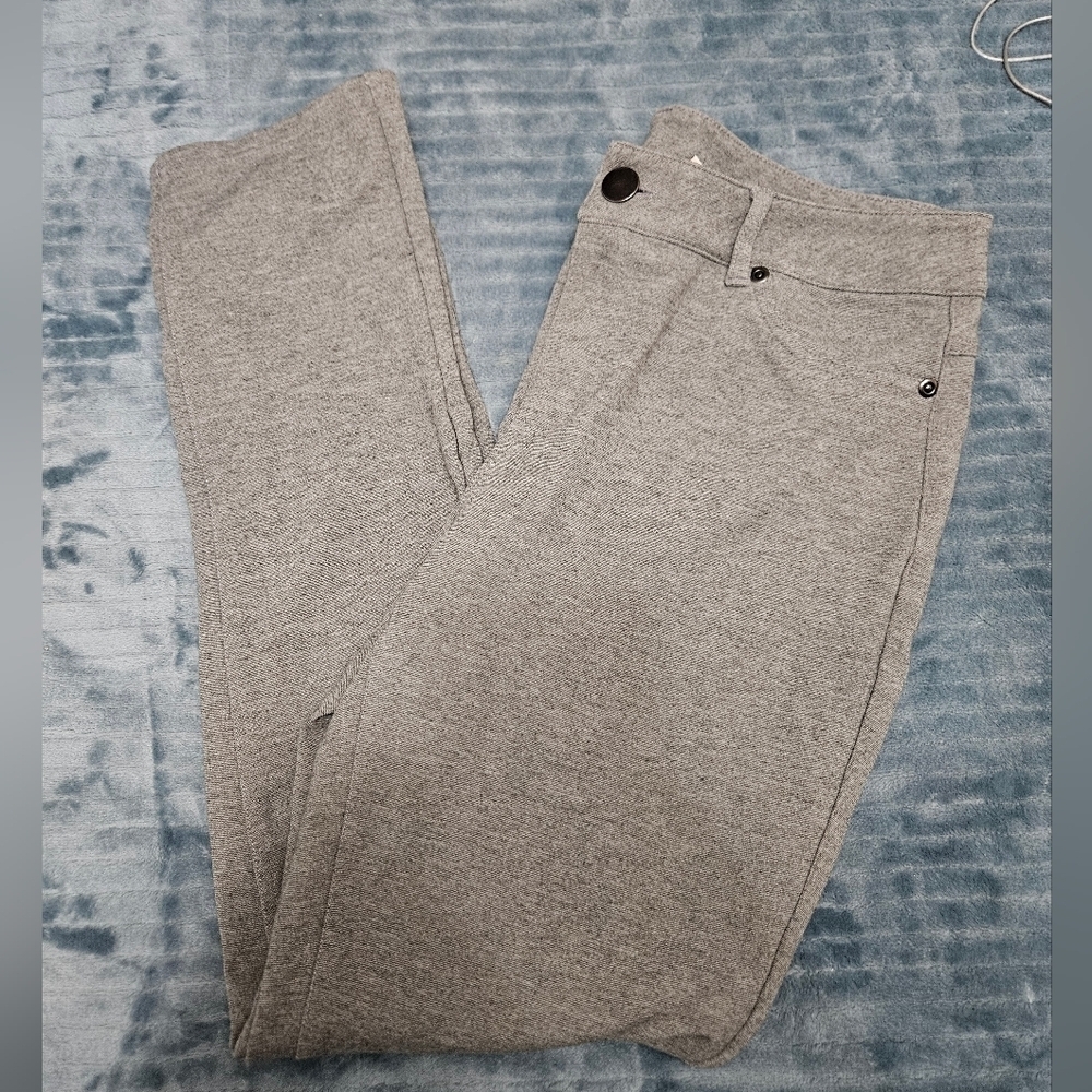 Est. 1946 gray skinny jeggings!